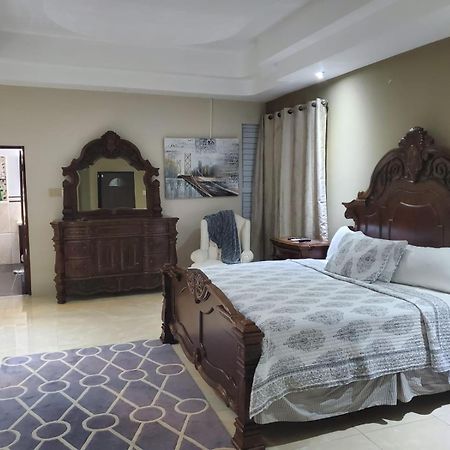 The Palms- Caribbean Estates -10 Minutes From The Beach- Gated Community Portmore Eksteriør bilde