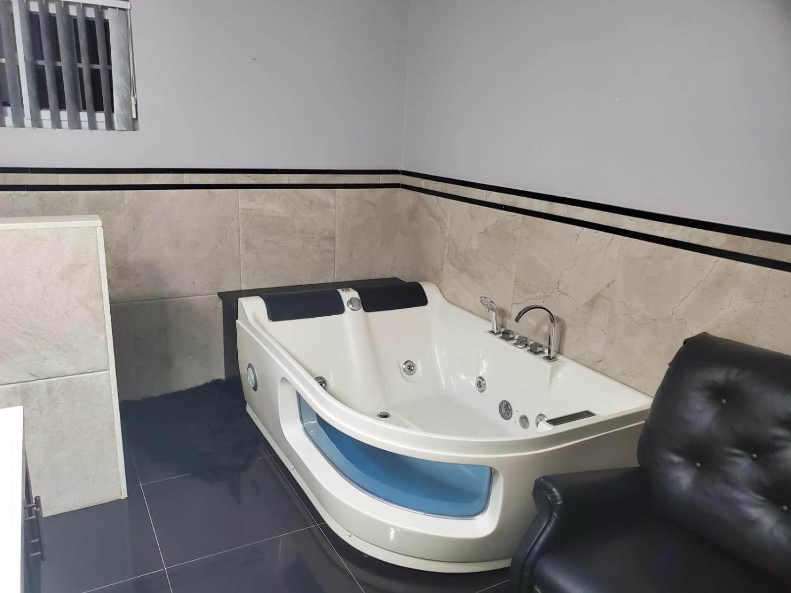 The Palms- Caribbean Estates -10 Minutes From The Beach- Gated Community Portmore Eksteriør bilde