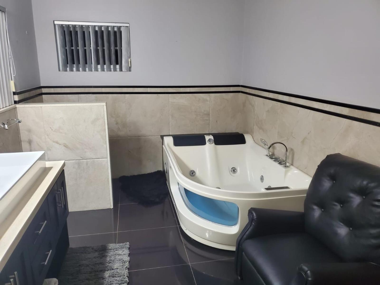 The Palms- Caribbean Estates -10 Minutes From The Beach- Gated Community Portmore Eksteriør bilde