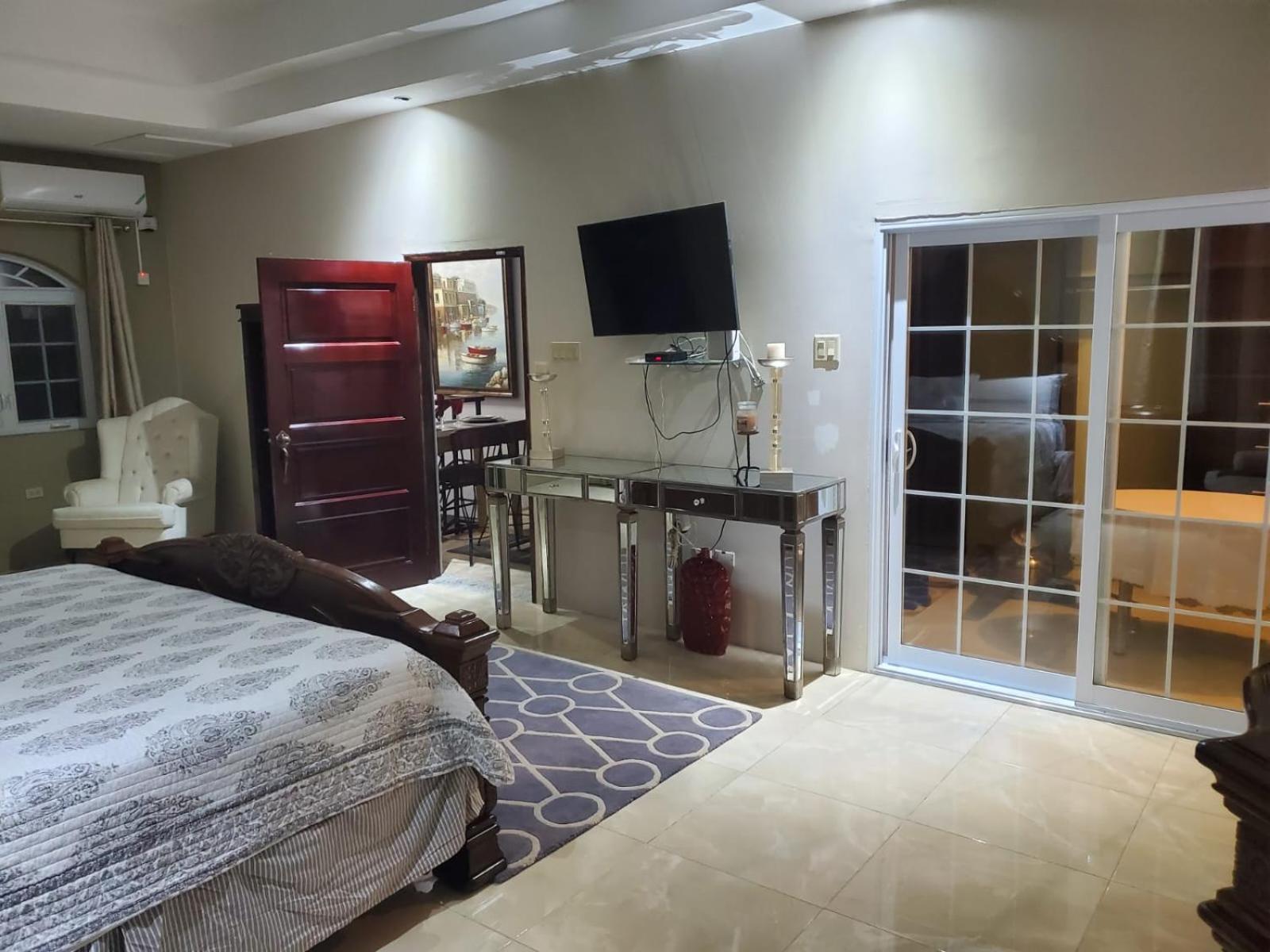 The Palms- Caribbean Estates -10 Minutes From The Beach- Gated Community Portmore Eksteriør bilde